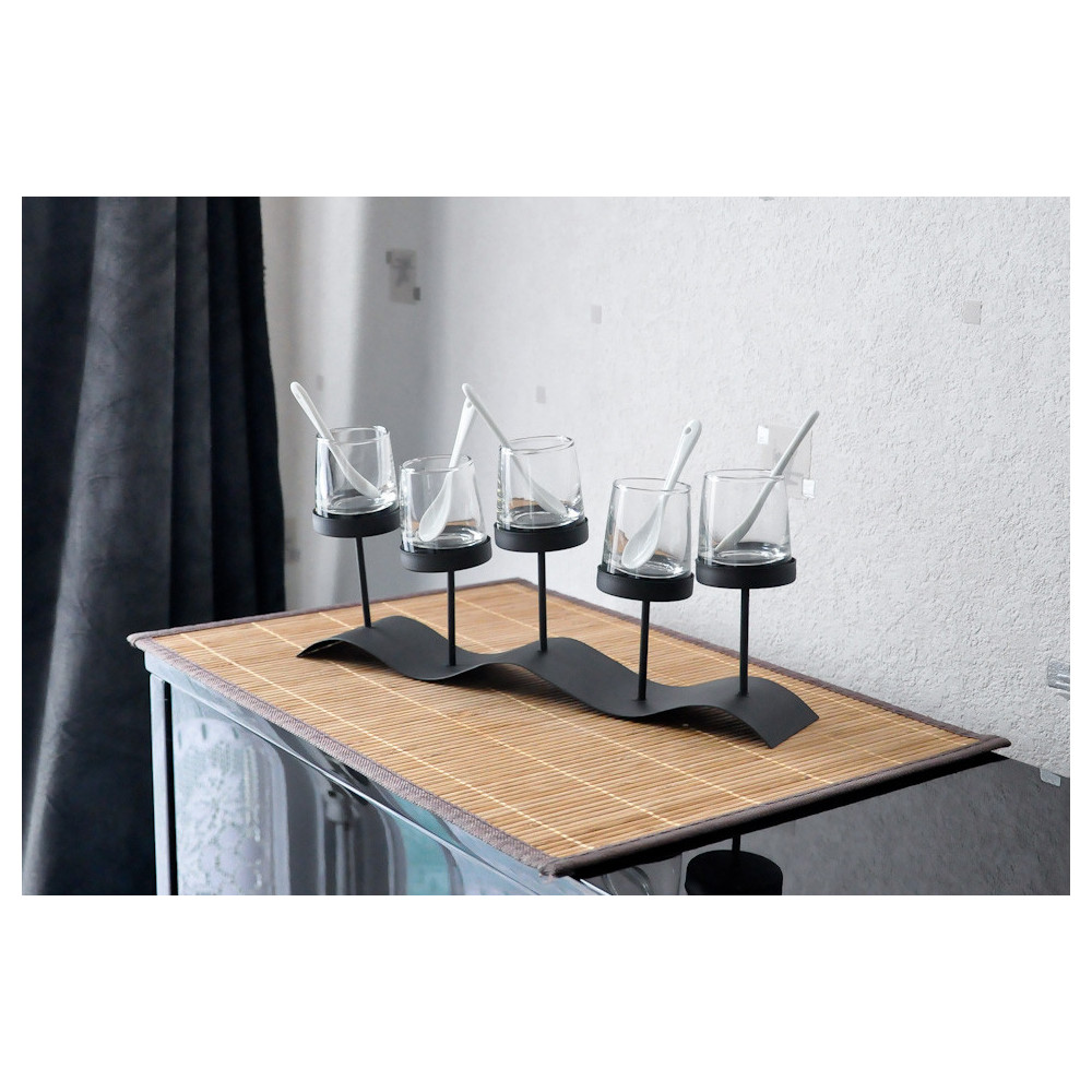 Set de 5 verrines, 5 cuillères à café sur support métallique Set de 5 verrines, 5 cuillères à café sur support métallique