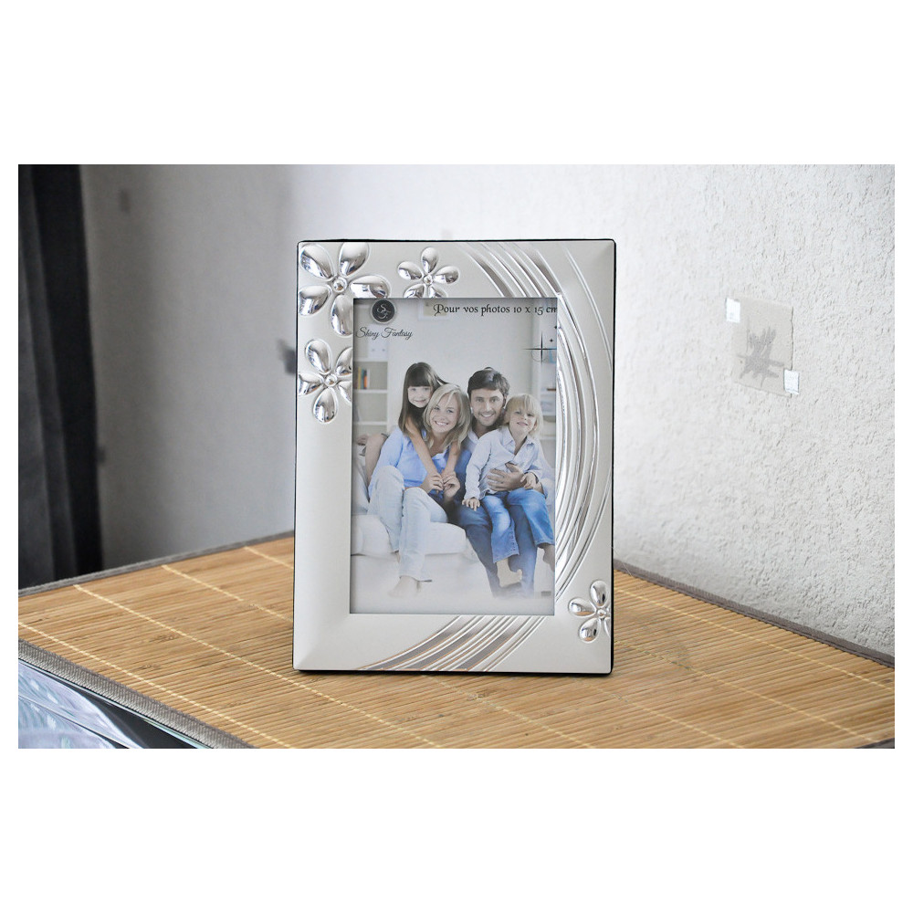 Cadre Photo Argenté avec fleurs reliefs Cadre Photo Argenté avec fleurs reliefs