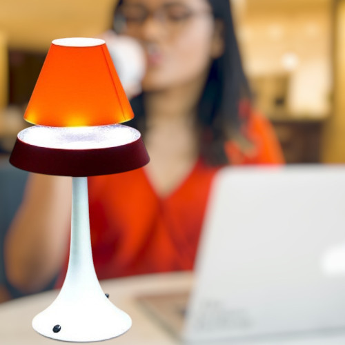 Lampe en lévitation...